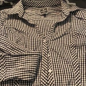 Express the essential shirt